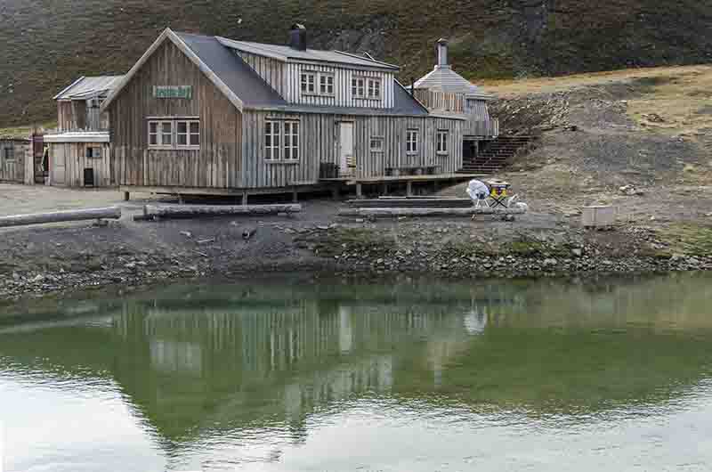 24 - Noruega - islas Svalbard - isla de Spitsbergen - Longyearbyen - casa